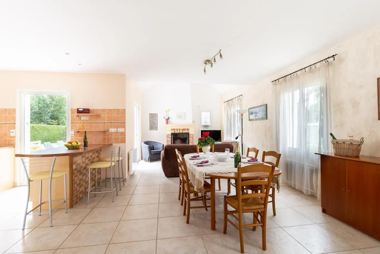 Holiday home Le Chemin Vert - Maison Avec Piscine Matignon